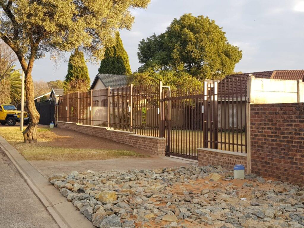 image of fencing and gates project that we completed