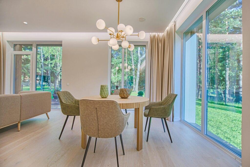Choosing a Reliable Construction Company - dining room set